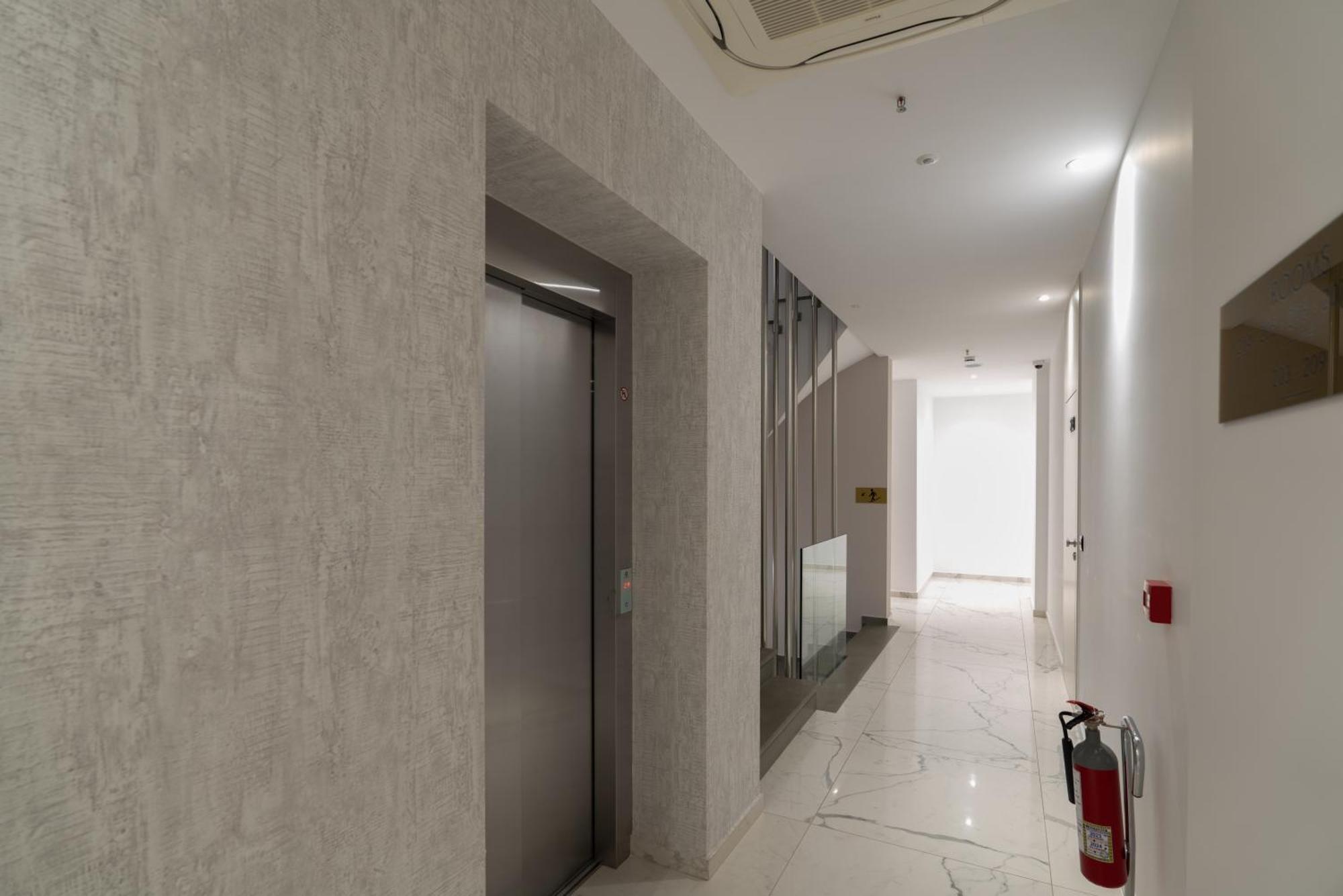 Glow Boutique Hotel & Suites Sarande Exterior photo