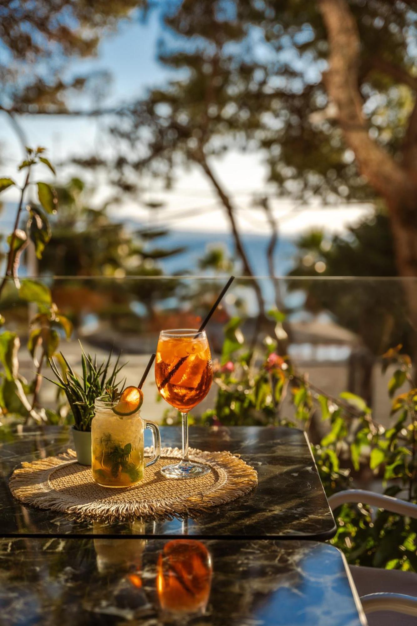 Glow Boutique Hotel & Suites Sarande Exterior photo