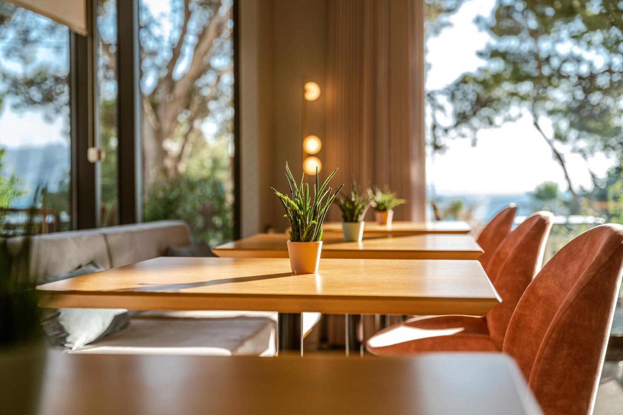Glow Boutique Hotel & Suites Sarande Exterior photo