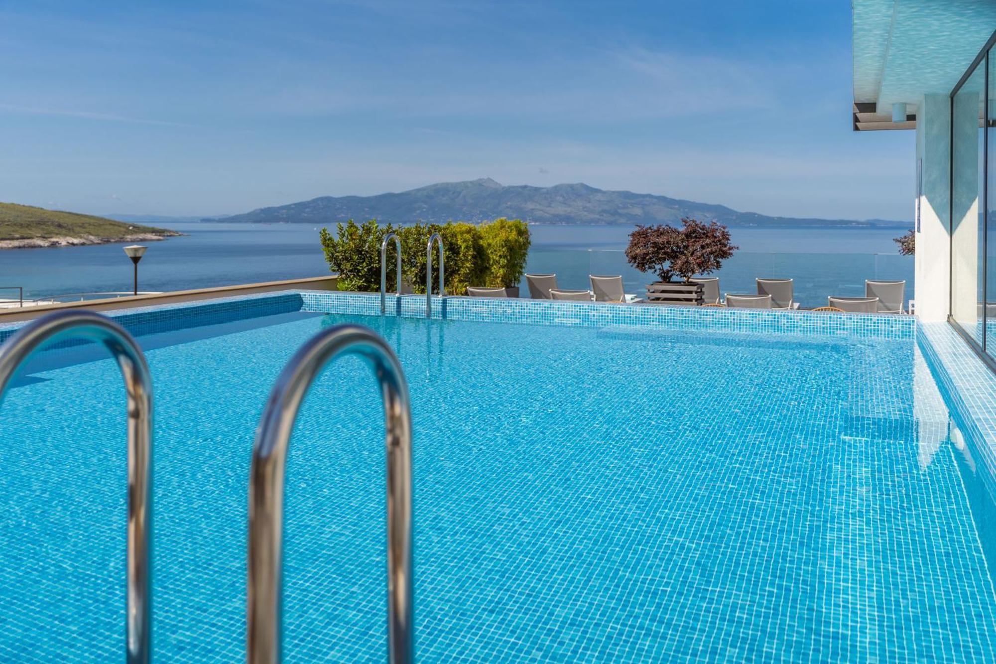 Glow Boutique Hotel & Suites Sarande Exterior photo